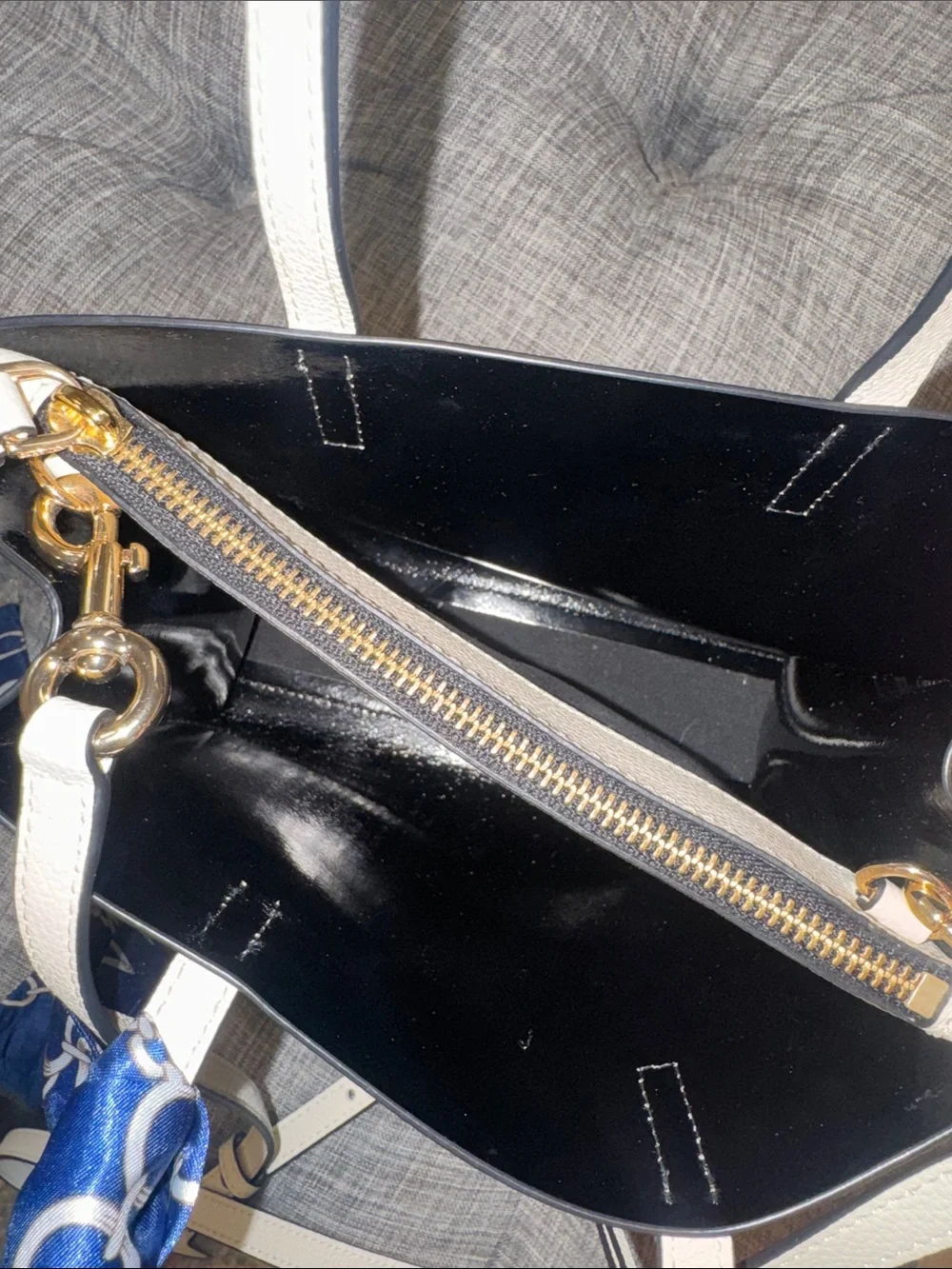 Marc Jacobs Bag Mini Grind Cream Leather Tote Crossbody with Navy Scarf - Picture 13 of 17